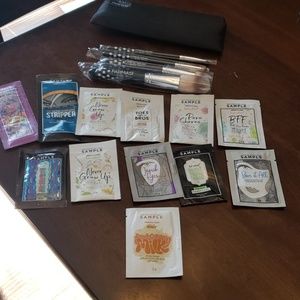 Farmasi Make up brushes NEW with 12 Posh Samples